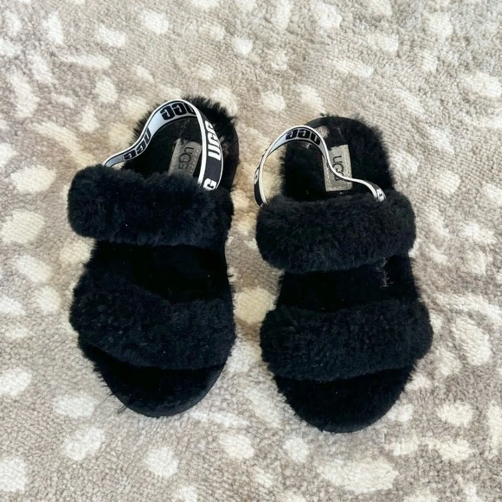 UGG Oh Yeah Girl’s Black‎ Sheepskin Slingback Slipper Sandals Size 12
